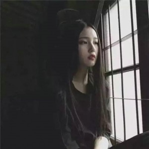 伤感女生灰色头像