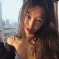 伤感女生灰色头像