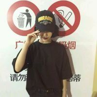 伤感女生灰色头像