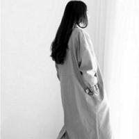 伤感背影女生头像黑白