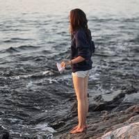 长腿唯美女生背影头像