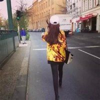 长腿唯美女生背影头像