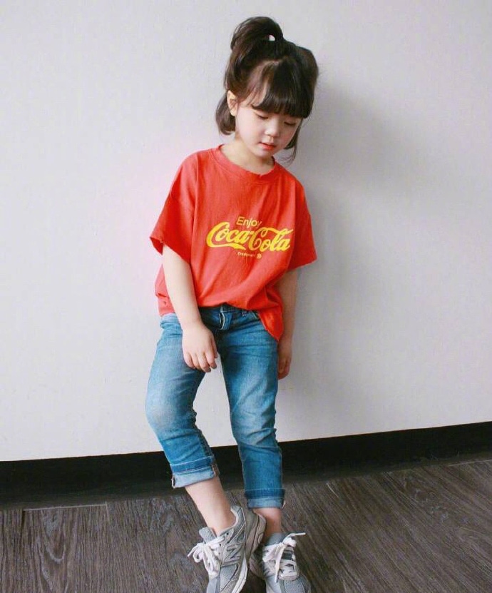 小孩子服装搭配图片，生儿女儿这样穿！