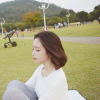 超短发冷艳的微信女生头像