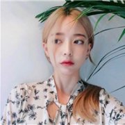 简单清新范女生头像_人来人往只要你