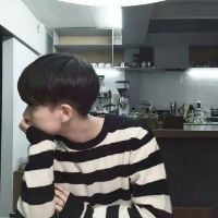 气质干净男生头像