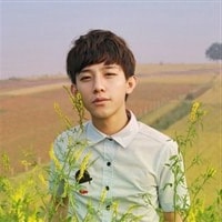 阳光男生帅气头像