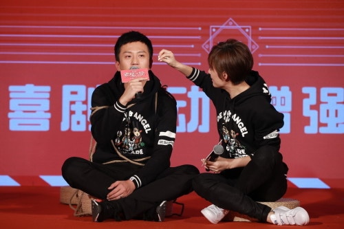 邓超孙俪图片，幸福像花儿一样！