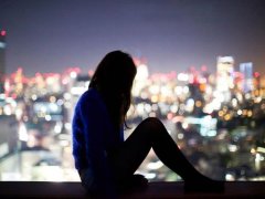 夜晚背影图片女生唯美 女生夜晚背影图片