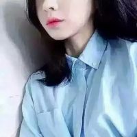 女生上半身衬衣头像