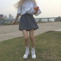 半身头像女生露脚图片