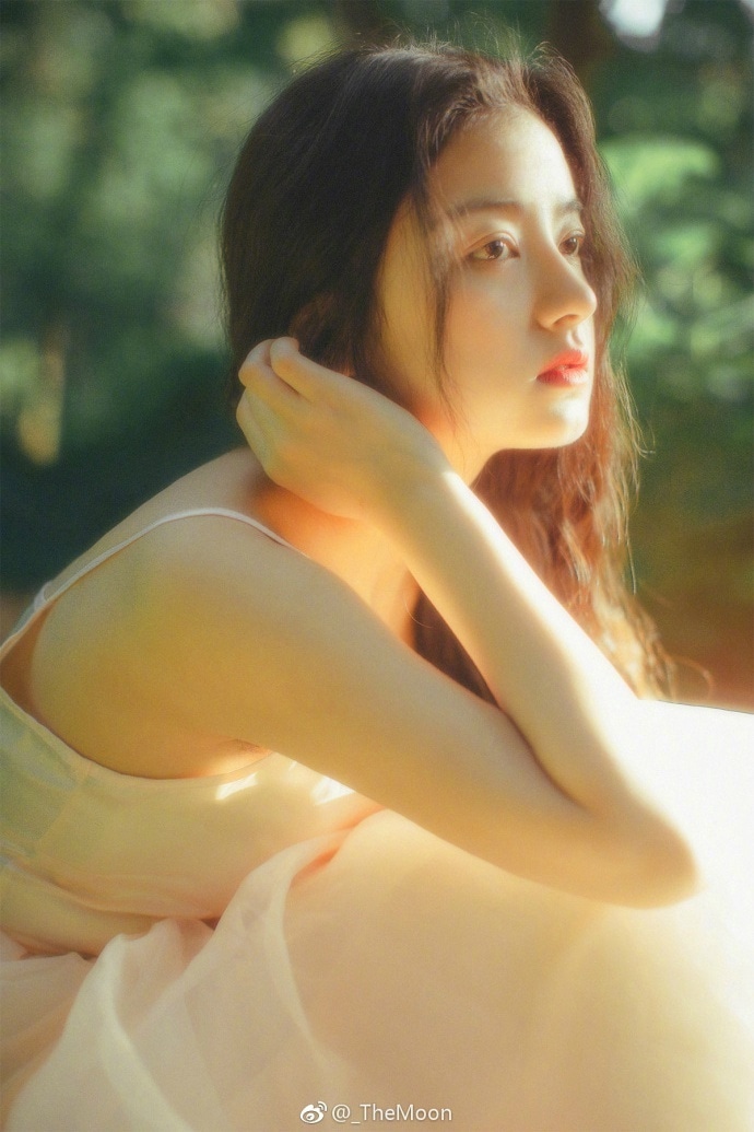 植物系唯美图片女生