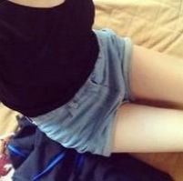 qq头像女生下半身牛仔裤