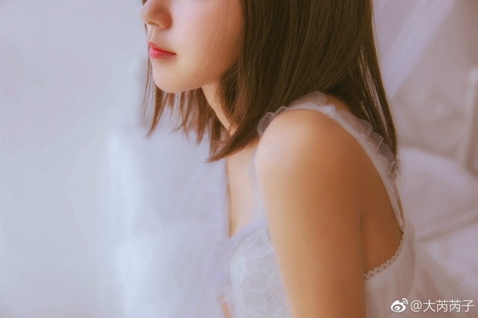 女生睡觉的唯美图片