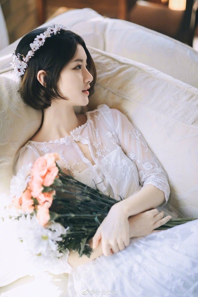 女生睡觉的唯美图片
