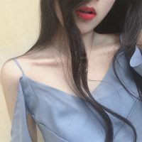 女生上半身不漏头头像