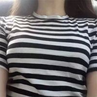 女生上半身不漏头头像
