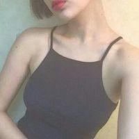 半身露锁骨女生头像