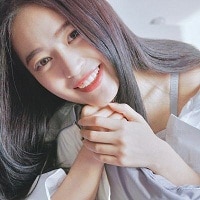 成熟可爱女生头像