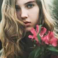 森系英伦捧花女生头像