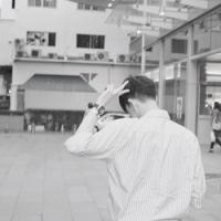 黑白男生背影头像
