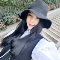 女生手机自拍头像