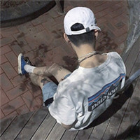 潇洒男人背影头像