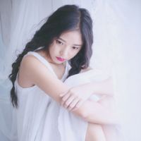 一左一右的唯美两姐妹头像