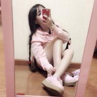 一左一右的唯美两姐妹头像