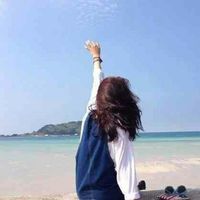蔚蓝海边美女头像
