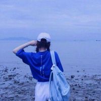 蔚蓝海边美女头像