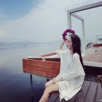 蔚蓝海边美女头像