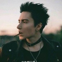 一男一女的拽酷有型情侣头像
