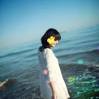 女生侧面唯美头像海边