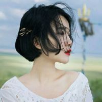 韩范短发女生微信头像