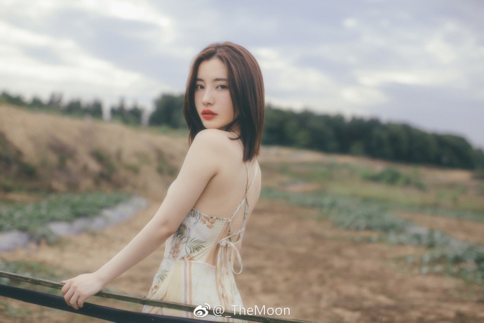 脱俗清新的美女图片