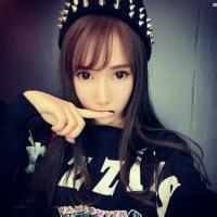 女生头像戴帽子长发