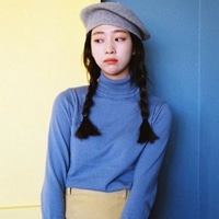 女生头像戴帽子长发
