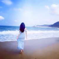 背影女神海边唯美头像
