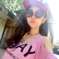 戴帽子女生唯美小清新头像
