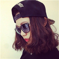 戴帽子女生唯美小清新头像
