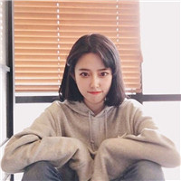 短发女生帅气微信头像