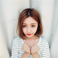 短发女生帅气微信头像