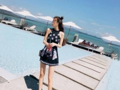 女生夏天穿超短裙图片，长腿的诱惑！