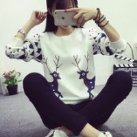 拿手机拍照的女生头像