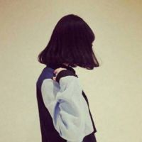 唯美短发女生头像背影