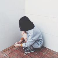 唯美短发女生头像背影