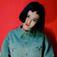 短发女生微信头像高冷