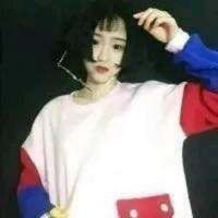 短发女生微信头像高冷