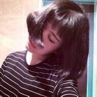短发女生微信头像高冷